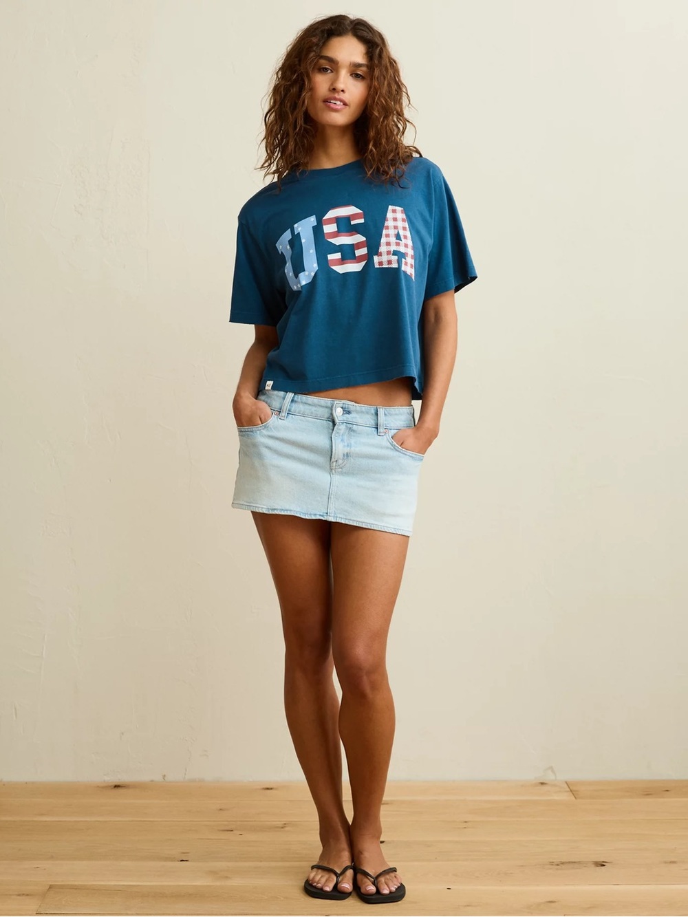 American Eagle Women’s Blue Flag Americana Oversized Graphic Short Sleeve Tee M